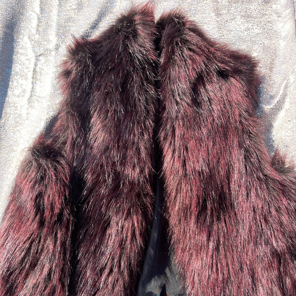 Furry vest | forever 21